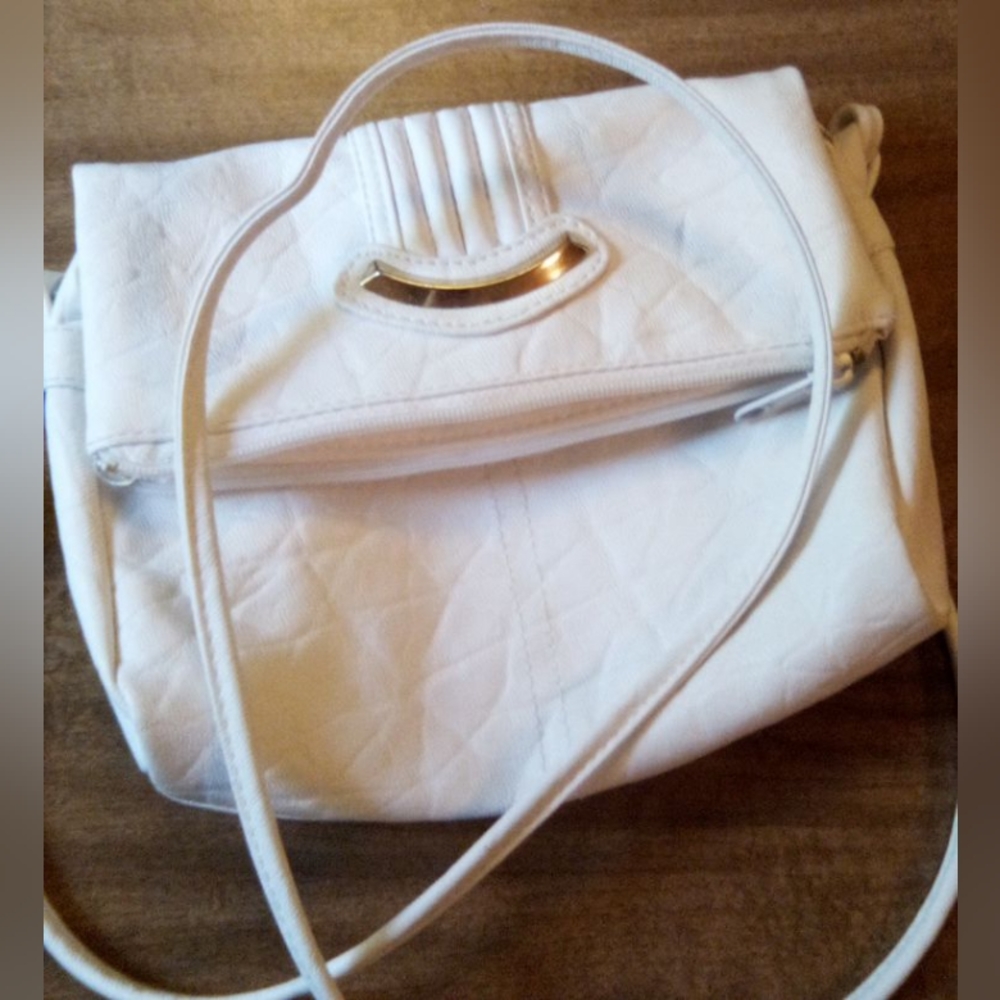 White purse, fold over front